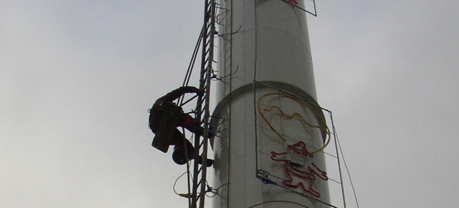 Steeplejacks with 40 years experience